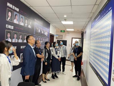 计算机与人工智能学院赴北京千锋互联科技郑州分公司举办校企合作授牌仪式